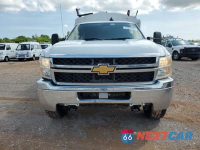 Piąte zdjęcie samochodu w środku: 2012 CHEVROLET SILVERADO K3500 VIN:1GB3KZCGXCF203410 - miniatura