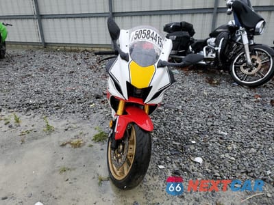 Drugie zdjęcie samochodu z przodu: 2022 YAMAHA YZFR7 VIN:JYARM38E1NA003757 - miniatura