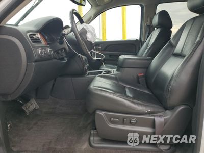 Zdjęcie 7 z 16 samochodu: 2014 CHEVROLET SUBURBAN K1500 LT VIN:1GNSKJE72ER142763 - miniatura
