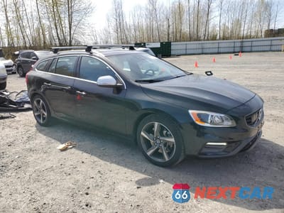 Czwarte zdjęcie samochodu z boku: 2015 VOLVO V60 R DESIGN VIN:YV1902SH9F1190853 - miniatura