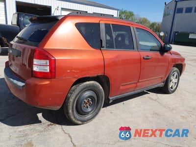 Trzecie zdjęcie samochodu z tyłu: 2009 JEEP COMPASS SPORT VIN:1J4FF47B49D135411 - miniatura