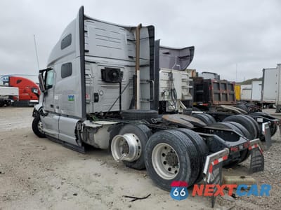 Trzecie zdjęcie samochodu z tyłu: 2022 VOLVO VN VNL VIN:4V4NC9EJ6NN603570 - miniatura