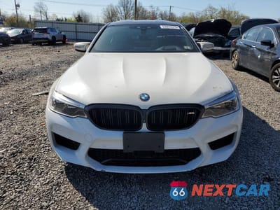Piąte zdjęcie samochodu w środku: 2018 BMW M5 VIN:WBSJF0C57JB282565 - miniatura