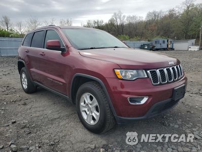 Czwarte zdjęcie samochodu z boku: 2017 JEEP GRAND CHEROKEE LAREDO VIN:1C4RJFAG4HC662001 - miniatura