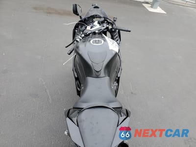 Zdjęcie 6 z 10 samochodu: 2024 KAWASAKI ZX1002 M VIN:JKBZXVM1XRA007344 - miniatura