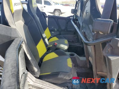 Zdjęcie 6 z 11 samochodu: 2017 POLARIS RZR 4 900 EPS VIN:3NSVCE873HH006564 - miniatura