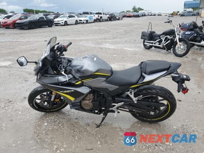 Trzecie zdjęcie samochodu z tyłu: 2023 HONDA CBR500 RA VIN:MLHPC6257P5400391 - miniatura