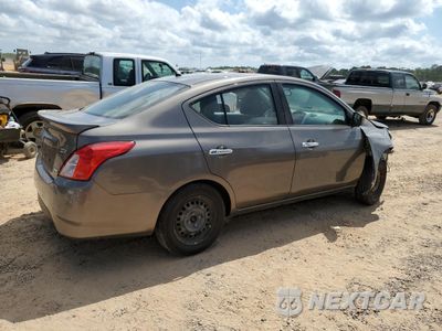 Trzecie zdjęcie samochodu z tyłu: 2016 NISSAN VERSA S VIN:3N1CN7AP8GL842782 - miniatura