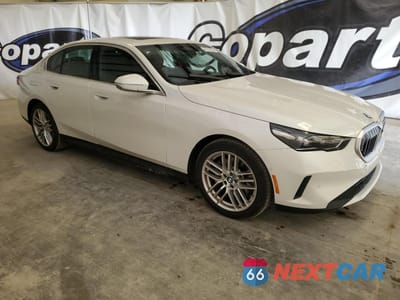 Czwarte zdjęcie samochodu z boku: 2025 BMW 530 XI VIN:WBA53FJ04SCU04951 - miniatura