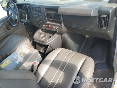 Zdjęcie 8 z 13 samochodu: 2015 CHEVROLET EXPRESS G2500 VIN:1GCWGFCF6F1229018 - miniatura