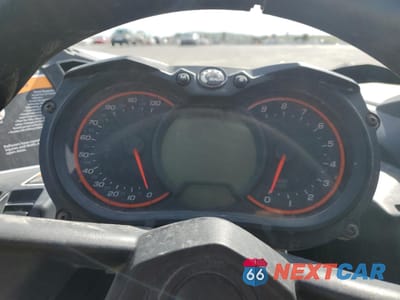 Zdjęcie 8 z 11 samochodu: 2017 CAN-AM MAVERICK X3 MAX X RS TURBO R VIN:3JBVNAW2XHK000617 - miniatura