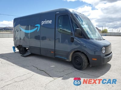 Czwarte zdjęcie samochodu z boku: 2023 RIVIAN EDV 700 VIN:7FCEHEB70PN008225 - miniatura