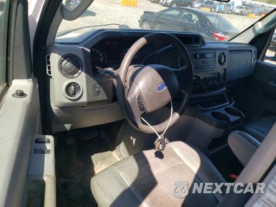 Zdjęcie 8 z 14 samochodu: 2017 FORD ECONOLINE E350 SUPER DUTY CUTAWAY VAN VIN:1FDWE3F69HDC54864 - miniatura