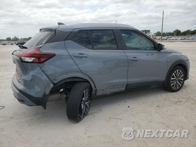 Trzecie zdjęcie samochodu z tyłu: 2021 NISSAN KICKS SV VIN:3N1CP5CV5ML562713 - miniatura