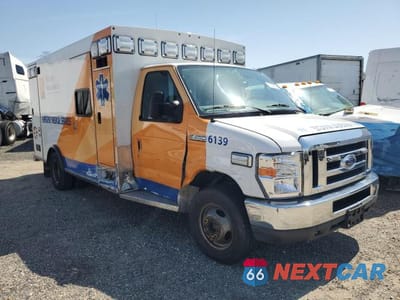 Czwarte zdjęcie samochodu z boku: 2015 FORD ECONOLINE E450 SUPER DUTY CUTAWAY VAN VIN:1FDXE4FS2FDA28895 - miniatura