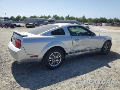 Trzecie zdjęcie samochodu z tyłu: 2005 FORD MUSTANG VIN:1ZVFT80N355158013 - miniatura