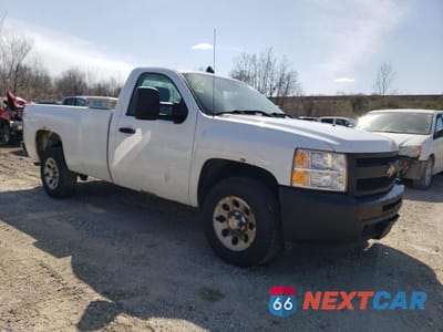 Czwarte zdjęcie samochodu z boku: 2013 CHEVROLET SILVERADO C1500 VIN:1GCNCPEX9DZ900229 - miniatura