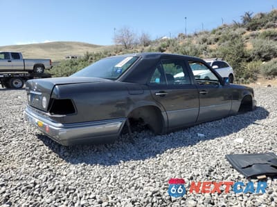 Trzecie zdjęcie samochodu z tyłu: 1995 MERCEDES-BENZ E 420 BASE VIN:WDBEA34E7SC171869 - miniatura