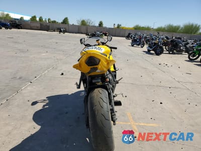 Czwarte zdjęcie samochodu z boku: 2016 YAMAHA YZFR6 C VIN:JYARJ16Y7GA010127 - miniatura