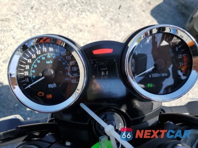 Zdjęcie 7 z 9 samochodu: 2018 KAWASAKI ZR900 R VIN:JKAZR2C12JA008975 - miniatura