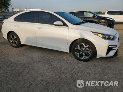 Czwarte zdjęcie samochodu z boku: 2021 KIA FORTE FE VIN:3KPF24AD6ME389057 - miniatura