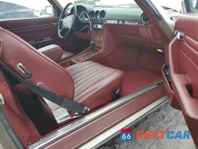 Zdjęcie 8 z 13 samochodu: 1986 MERCEDES-BENZ 560 SL VIN:WDBBA48D9GA043615 - miniatura