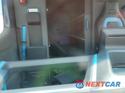 Zdjęcie 10 z 14 samochodu: 2023 RIVIAN EDV 700 VIN:7FCEHEB70PN008225 - miniatura