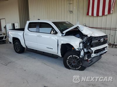 Czwarte zdjęcie samochodu z boku: 2024 TOYOTA TACOMA DOUBLE CAB VIN:3TYKB5FN9RT012164 - miniatura