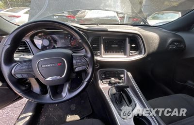Zdjęcie 9 z 11 samochodu: 2019 DODGE CHALLENGER SXT VIN:2C3CDZAG1KH739642 - miniatura