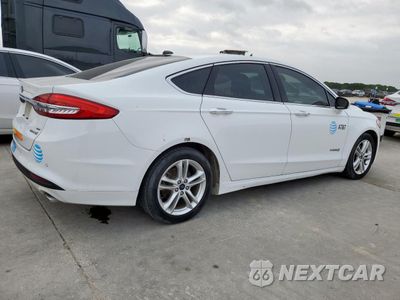 Trzecie zdjęcie samochodu z tyłu: 2018 FORD FUSION SE HYBRID VIN:3FA6P0LU8JR118650 - miniatura