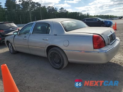 Drugie zdjęcie samochodu z przodu: 2008 LINCOLN TOWN CAR SIGNATURE LIMITED VIN:2LNHM82V18X640922 - miniatura