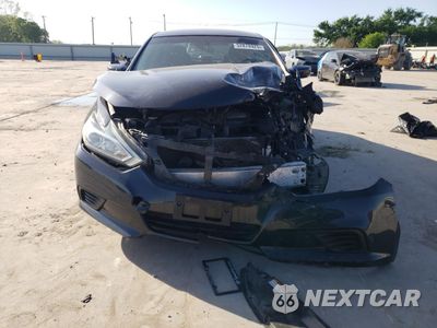Piąte zdjęcie samochodu w środku: 2017 NISSAN ALTIMA 2.5 VIN:1N4AL3AP1HC498900 - miniatura