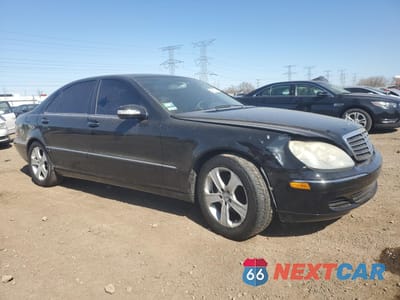 Czwarte zdjęcie samochodu z boku: 2004 MERCEDES-BENZ S 500 VIN:WDBNG75JX4A414185 - miniatura