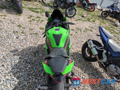 Zdjęcie 6 z 10 samochodu: 2023 KAWASAKI ZX1002 M VIN:JKBZXVM1XPA004490 - miniatura