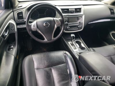 Zdjęcie 8 z 12 samochodu: 2017 NISSAN ALTIMA 2.5 VIN:1N4AL3AP2HC196290 - miniatura