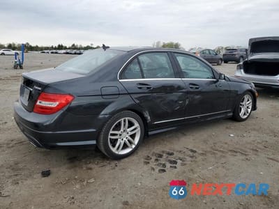 Trzecie zdjęcie samochodu z tyłu: 2012 MERCEDES-BENZ C 300 4MATIC VIN:WDDGF8BB1CR197616 - miniatura
