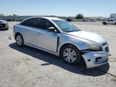 Czwarte zdjęcie samochodu z boku: 2015 CHEVROLET CRUZE LS VIN:1G1PA5SH1F7284307 - miniatura