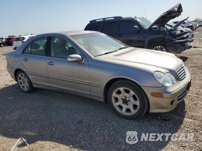 Czwarte zdjęcie samochodu z boku: 2005 MERCEDES-BENZ C 240 VIN:WDBRF61J15A716907 - miniatura