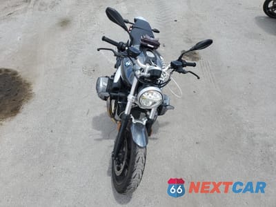 Piąte zdjęcie samochodu w środku: 2023 BMW R NINE T PURE VIN:WB10L6301P6H34983 - miniatura