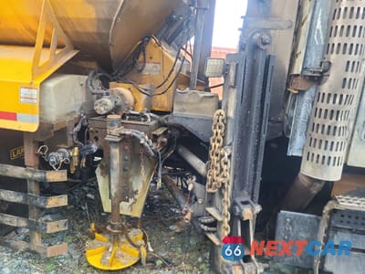 Zdjęcie 9 z 10 samochodu: 2021 VOLVO VHD VIN:4V5KC9EH7MN272346 - miniatura