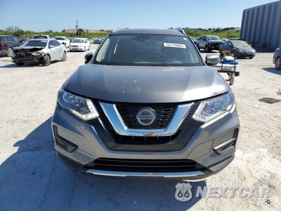 Piąte zdjęcie samochodu w środku: 2020 NISSAN ROGUE S VIN:JN8AT2MT4LW037280 - miniatura