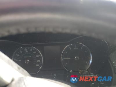 Zdjęcie 9 z 12 samochodu: 2015 JAGUAR XK VIN:SAJWA4FB5FLB55131 - miniatura