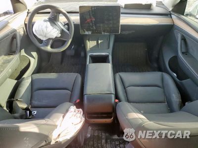 Zdjęcie 8 z 13 samochodu: 2024 TESLA MODEL Y VIN:7SAYGDEE7RA274787 - miniatura