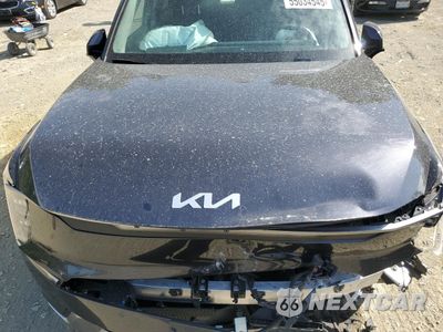 Zdjęcie 12 z 14 samochodu: 2025 KIA EV9 WIND VIN:5XYAFFS5XSG003287 - miniatura