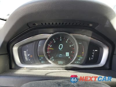 Zdjęcie 9 z 12 samochodu: 2015 VOLVO XC70 T6 PREMIER+ VIN:YV4902NC4F1192528 - miniatura