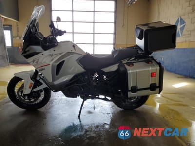 Trzecie zdjęcie samochodu z tyłu: 2016 KTM 1290 SUPER ADVENTURE VIN:VBKV59408GM938335 - miniatura