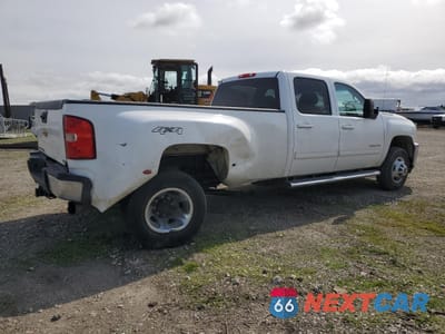 Trzecie zdjęcie samochodu z tyłu: 2011 CHEVROLET SILVERADO K3500 LTZ VIN:1GC4K1C82BF179659 - miniatura