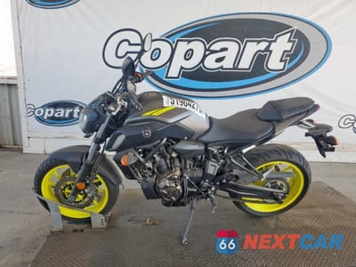 Trzecie zdjęcie samochodu z tyłu: 2018 YAMAHA MT07 VIN:JYARM27E4JA001734 - miniatura