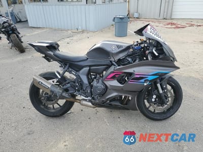 2024 YAMAHA YZFR7 JYARM38E7RA014171 - główne zdjęcie licytacji z USA - miniatura