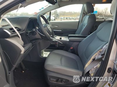 Zdjęcie 7 z 15 samochodu: 2024 TOYOTA SIENNA XLE VIN:5TDJRKEC4RS195569 - miniatura